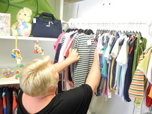 Bild vergr��ern: Gut erhaltene Kinderbekleidung zu g�nstigen Preisen finden Eltern und Familien im AliBaba-Kinderladen in Wahlbach.