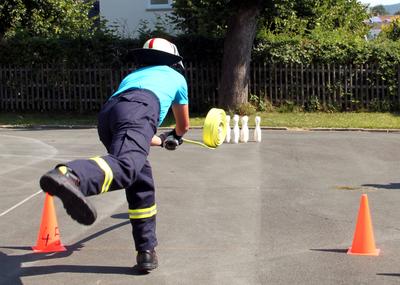 Bild vergr��ern: Spiel, Spa� und Action gibt's dieses Jahr am 25. Juni bei den Gemeindejugendfeuerwehrspielen ab 10.00 Uhr am und um das Feuerwehrger�tehaus in Burbach-L�tzeln.