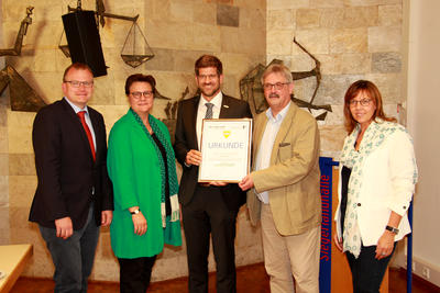 Bild vergr��ern: Gro�e Freude in Burbach: Mit dem Projekt 