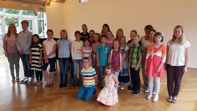 Bild vergr��ern: Bestes vorbereitet zeigten sich jetzt die Sch�lerinnen und Sch�ler der Burbacher Musikschule bei einem kleinen Konzert im B�rgerhaus