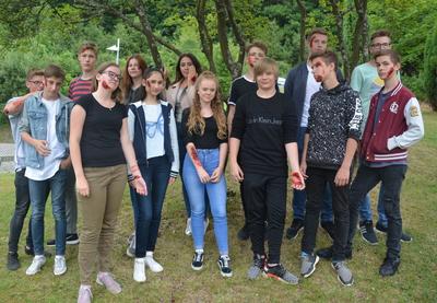 Bild vergr��ern: An der Burbacher Gemeinschaftsschule wurden neue Schulsanit�ter ausgebildet, die nach den Sommerferien den Dienst antreten.