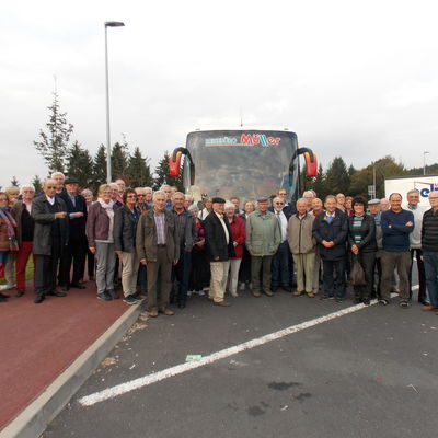 Bild vergr��ern: Eine Gruppe aus Burbach besuchte jetzt verschiedene Recyclinganlagen, um sich �ber die Verwertung von Abf�llen zu informieren.