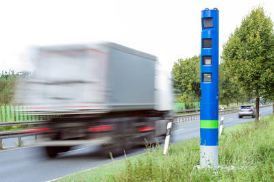 Bild vergr��ern: Solch eine Kontrolls�ule steht demn�chst an der B 54 bei Burbach.