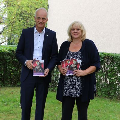 Bild vergr��ern: 20180820 PM Buntes Burbach Spielzeit 2018-19 2