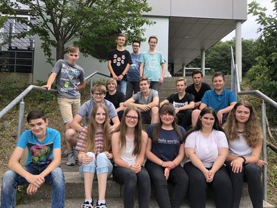 Bild vergr��ern: Der �InTec 10� Kurs am Burbacher Standort der Gemeinschaftlichen Sekundarschule Burbach-Neunkirchen bietet ab dem 18.09.2018 PC-Notfallsprechstunden f�r Seniorinnen und Senioren an.