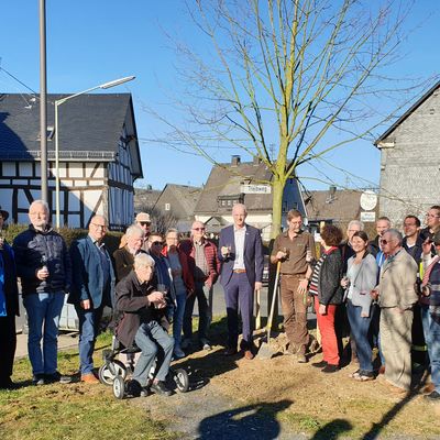 Bild vergr��ern: 20190326 PM  Baumpflanzaktion 1