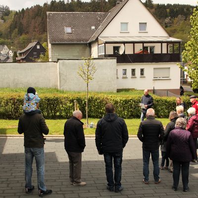 Bild vergr��ern: 20190514 PM Baumpflanzung in L�tzeln