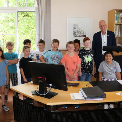Bild vergr��ern: 20190703 PM Besuch Grundschule Hickengrund 3
