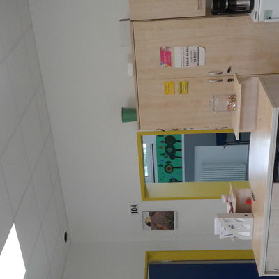 Bild vergr��ern: Das Sekretariat in der Grundschule Burbach erhielt einen neuen Anstrich, sowie eine neue Decke mit integrierten LED-Lampen
