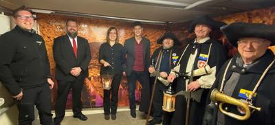 Bild vergr��ern: Michael Seyfarth (2.v.l.) mit Vertretern des Heimatvereins