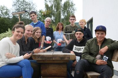 Bild vergr��ern: Die Koordinatorinnen w�rden sich  nat�rlich auch �ber neue Jugendliche freuen, die sich bei diesem Projekt einbringen und gleichzeitig ihr Taschengeld aufbessern m�chten.