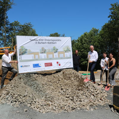 Bild vergr��ern: �Ein neuer dreigruppiger Kindergarten in Wahlbach entsteht. Dazu arbeitet die Gemeinde Burbach eng mit dem CJD Olpe als zuk�nftigen Tr�ger zusammen.�