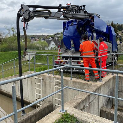 Bild vergr��ern: Sp�lwasseraufnahme an einem Regenkl�rbecken