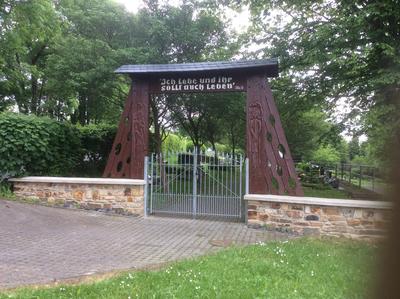 Bild vergr��ern: 20210616 PM Restaurierung des Eingangportals Friedhof Holzhausen