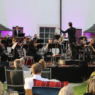 Bild vergr��ern: Die Philharmonie S�dwestfalen l�dt zum traditionellen R�mer-Konzert ein.