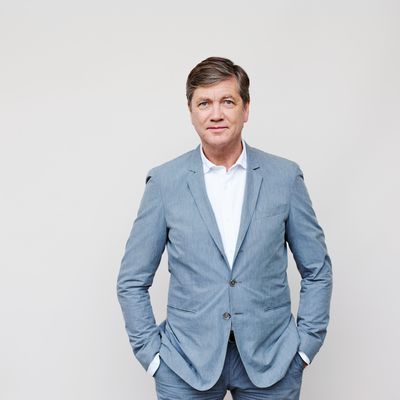 Bild vergr��ern: Bestsellerautor Peter Prange liest in der Bibliothek aus seinem neuen Roman �Winter der Hoffnung�.