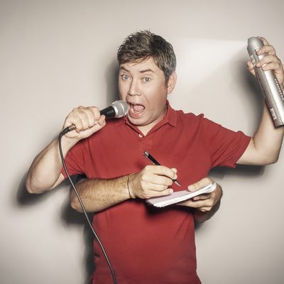 Bild vergr��ern: Comedian Sascha Korf setzt auf Spontanit�t. Muss er auch bei diesem Programmtitel: �... denn er wei� nicht, was er tut�.