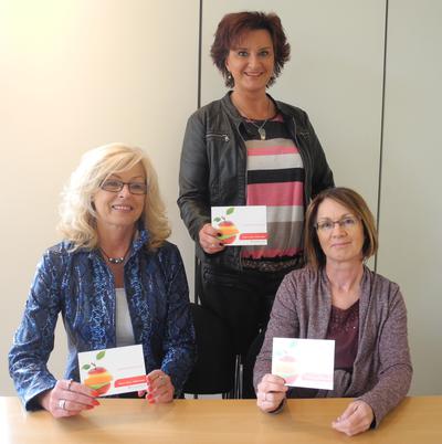 Bild vergr��ern: Birgitt Riemer-Schnabel, Kerstin Stahl und Silke Strunk laden zur Informationsveranstaltung �Starten Sie Ihre dritte Karriere� in das Rathaus Burbach ein.