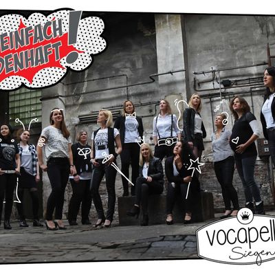 Bild vergr��ern: �Einfach heldenhaft!� hei�t das neue Programm des Frauenchors Vocapella aus Siegen. Dabei besingt das vierstimmige Duzend um Chorleiterin Christina Schmitt die Idole seiner Kindheit und Jugendtage.