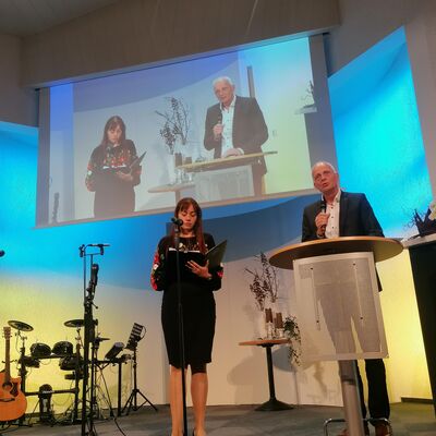 Bild vergr��ern: B�rgermeister Christoph Ewers begr��te die ukrainischen G�ste mit bewegenden Worten, die Svitlana Gavril ins Ukrainische �bersetzte.