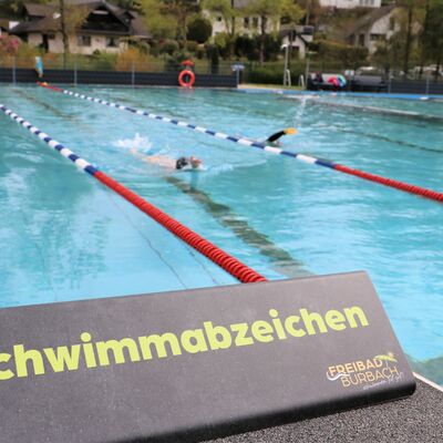 Bild vergr��ern: Schwimmabzeichen und -kurse geh�ren dieses Jahr zum Angebot.