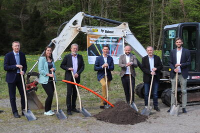 Bild vergr��ern: In Hilchenbach fiel der Startschuss zum Glasfaser-Ausbau im Kreis Siegen-Wittgenstein.