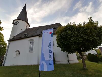 Bild vergr��ern: Die Wehrkirche W�rgendorf steht ab sofort t�glich von 9 bis 18 Uhr offen.