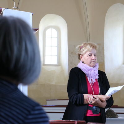 Bild vergr��ern: Roswitha Still, Vorsitzende des LEADER-Regionalvereins 3-L�nder-Eck, betonte die Einzigartigkeit der medialen Kirche f�r die Gemeinden Burbach, Neunkirchen und Wilnsdorf.
