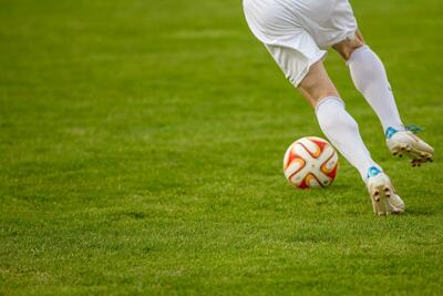 Bild vergr��ern: Das Krombacher Kreispokalfinale steigt ab 19 Uhr im VfB-Sportpark.