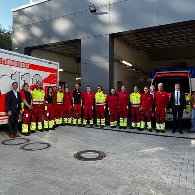 Bild vergr��ern: Die Mitarbeiterinnen und Mitarbeiter der DRK-Rettungswache finden in der erweiterten und sanierten Wache Wahlbach nun ideale Bedingungen f�r ihre Dienste vor.
