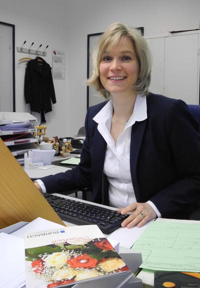 Bild vergr��ern: Sylvia Bieler ist die Nachfolgerin von Bernd-J�rgen M�ller als Standesbeamtin der Gemeinde Burbach.