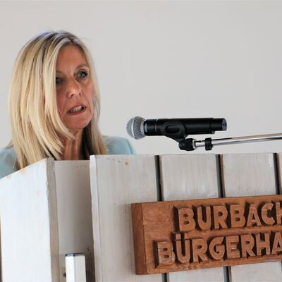 Bild vergr��ern: Heide Heiniecke-Henrich, stellvertretende B�rgermeisterin, begr��te die G�ste zum Jahresempfang.