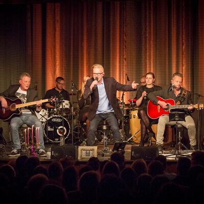 Bild vergr��ern: Alte Bekannte: H�rger�t rocken das Heimhof-Theater wieder unplugged.