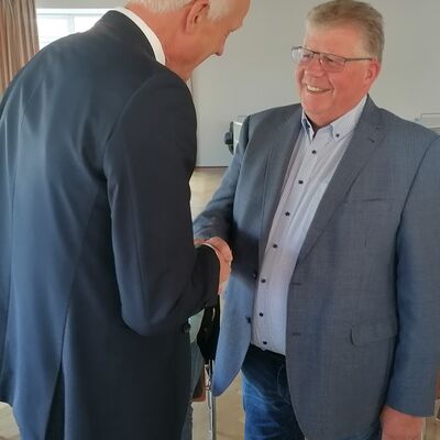 Bild vergr��ern: Achim Sahm wurde nach 32-j�hriger Ratsarbeit f�r die CDU verabschiedet.