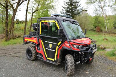 Bild vergr��ern: Das neue Spezialfahrzeug in seinem �nat�rlichen Lebensraum�. �Florian Burbach 9 Quad-01� wird voraussichtlich h�ufiger im Wald zum Einsatz kommen.