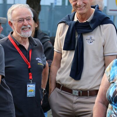 Bild vergr��ern: AMC-Vorsitzender Wilfried Bub (l.) und Burbachs B�rgermeister Christoph Ewers am Streckenrand.