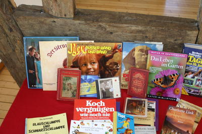Bild vergr��ern: B�cherflohmarkt in der Alten Vogtei