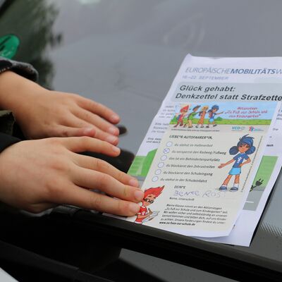 Bild vergr��ern: Auf den Denkzetteln kreuzten die Kinder die Art des Vergehens an.