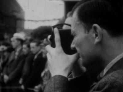 Bild vergr��ern: �Unterm Hakenkreuz� ist eine Dokumentation �ber die NS-Zeit zusammengeschnitten aus Amateurfilmaufnahmen.