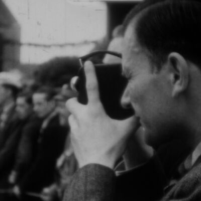 Bild vergr��ern: �Unterm Hakenkreuz� ist eine Dokumentation �ber die NS-Zeit zusammengeschnitten aus Amateurfilmaufnahmen.