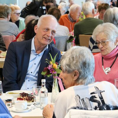 Bild vergr��ern: B�rgermeister Christoph Ewers begr��te die G�ste zum letzten Mal als B�rgermeister zum Seniorenfr�hst�ck. Ab n�chstem Jahr will er als 