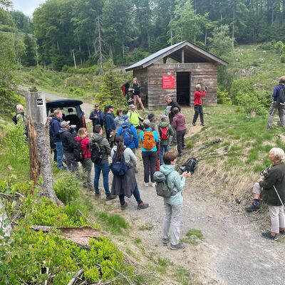 Bild vergr��ern: An den H�tten des Wahlbacher Heimatvereins und der Wahlbacher Feuerwehr warteten Getr�nke und ein kleiner Imbiss zur St�rkung auf die Teilnehmenden.