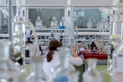 Bild vergr��ern: Das Labor hat wiederholt keine Spuren von des Erregers Pseudomonas aeruginosa im Trinkwassernetz nachweisen k�nnen.