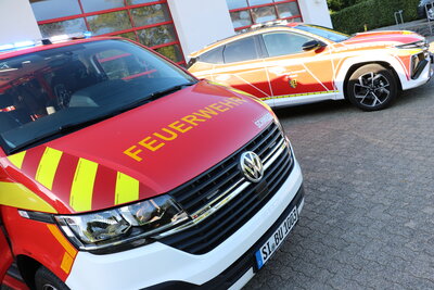 Bild vergr��ern: Einsatzfahrzeuge der Feuerwehr
