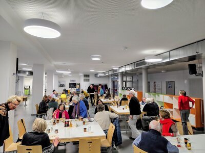 Bild vergr��ern: �ber 50 Ehrenamtliche folgten der Einladung der Senioren-Service-Stelle.