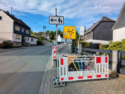 Bild vergr��ern: Auf der J�gerstra�e haben die Bauarbeiten zwischen Bahn�bergang und Kreisel J�gerstra�e/Gassenweg/Wilhelmstra�e begonnen.