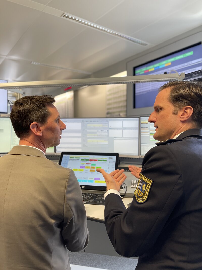Besuch von Landrat Andreas M�ller in der Kreisleitstelle