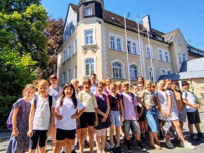 Bild vergr��ern: Grundschule Hickengrund Teil 2: Die Parallelklasse, die 4b, kam nur wenige Tage sp�ter auf Stippvisite an den Eicher Weg 13.