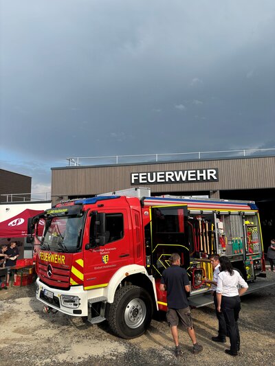 Bild vergr��ern: Das neue TLF 3000 der Einheit Holzhausen.