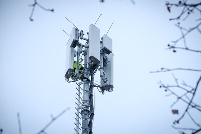Bild vergr��ern: 08.12.2018 Darmstadt Mina Rees Str. 1 Aufbau 5G Antennen durch Ericsson; Freigabe nur fuer interne redaktionelle Verwendung ! Keine Freigabe fuer Werbung oder externe Veroeffentlichung !